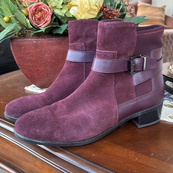 Isaac Mizrahi Live! Saran Genuine Suede Red Heeled Ankle Boots Buckle Booties - Picture 5 of 15